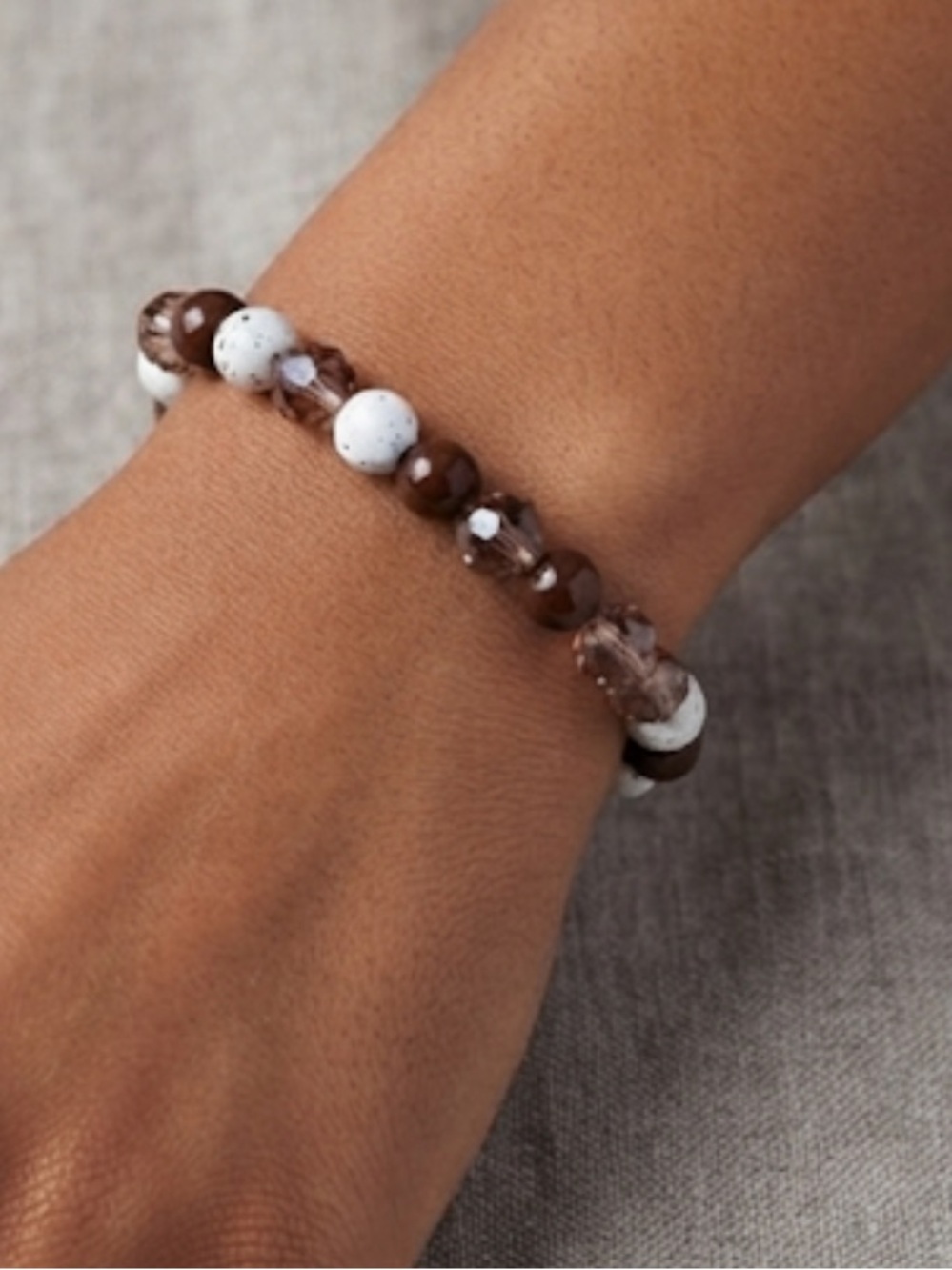 Women's Brown and White Beaded Stretch Bracelet - Classic Style